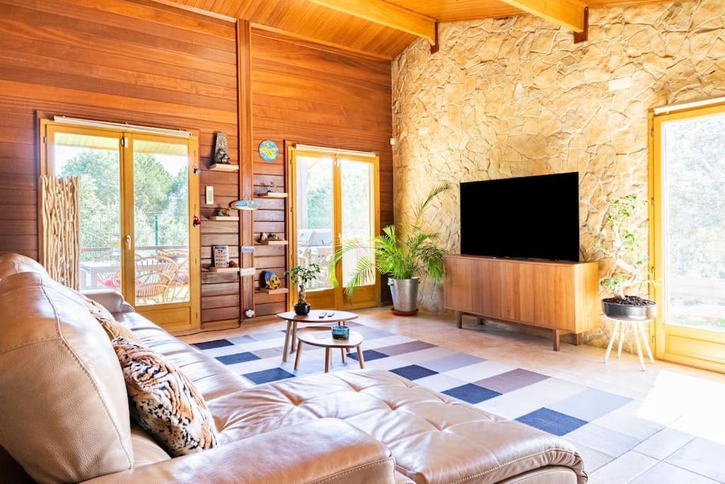 Wooden House Villa Minde Luaran gambar